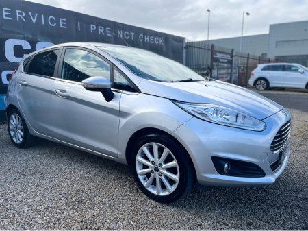 2015 Ford Fiesta - thumbnail 1