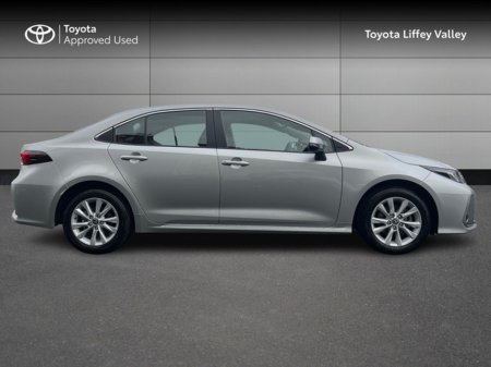 2025 Toyota Corolla COROLLA SALOON LUNA €31,950 thumbnail