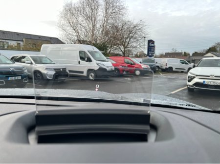 2025 Citroen C4 EFEEL PACK 50KWH 136BHP (PRICE EX VAT) €17,500 thumbnail