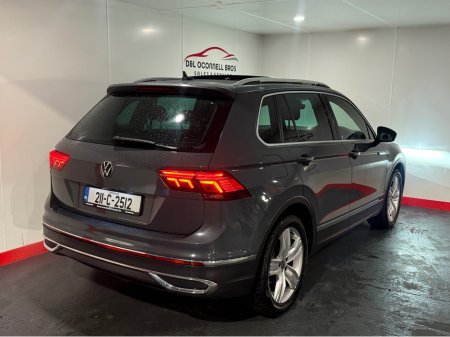 2021 Volkswagen Tiguan ELEGANCE 2.0 TDI MANUAL 6SPEED FWD 150HP 5 5DR €34,950 thumbnail