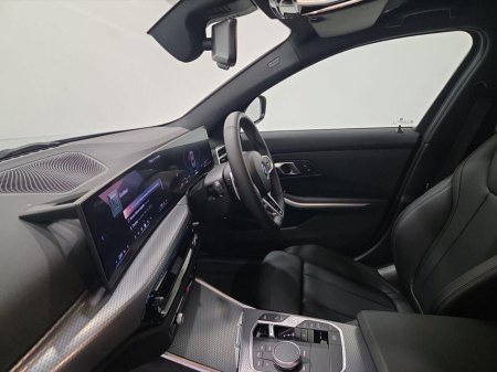 2025 BMW 3 Series - thumbnail 7