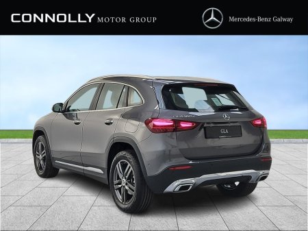 2026 Mercedes-Benz GLA Class - thumbnail 2