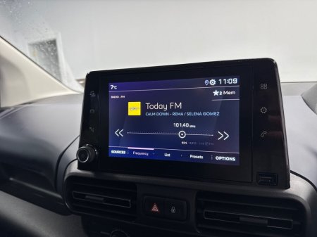 2023 Peugeot Rifter - thumbnail 18