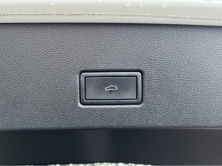 2023 Volkswagen T-Roc R-LINE AUTOMATIC 2.0 DIESEL //HALF LEATHER HEATED SEATS//REVERSE CAMERA//ADAPTIVE CRUISE CONTROL//KEYLESS ENTRY// €31,950 thumbnail