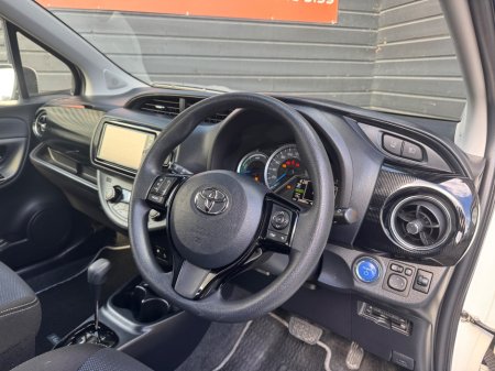 2018 Toyota Yaris - thumbnail 7