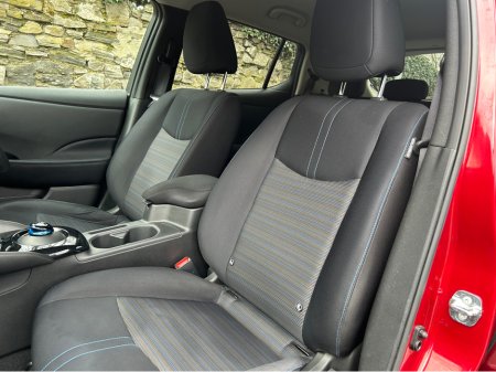 2019 Nissan Leaf - thumbnail 17