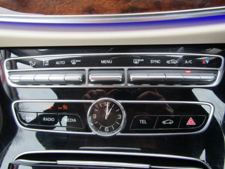 2017 Mercedes-Benz E Class E 220 d D Avantgarde 4DR Auto €15,950 thumbnail