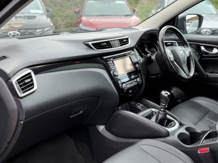 2017 Nissan Qashqai - thumbnail 30