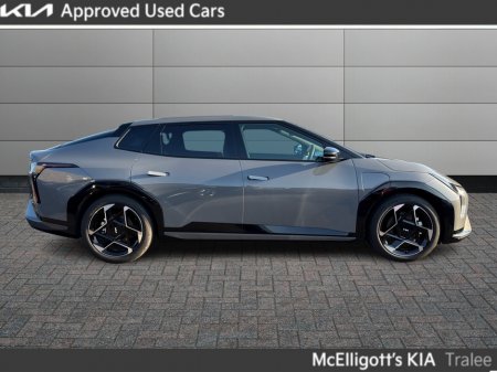 2026 Kia EV4 - thumbnail 5