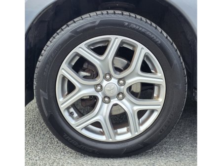 2014 Mitsubishi Outlander - thumbnail 6