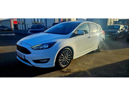 2018 Ford Focus - thumbnail 9