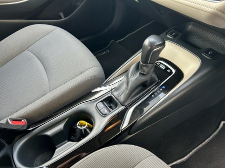 2022 Toyota Corolla HYBRID LUNA SPORT 4DR €21,950 thumbnail