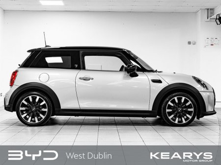 2023 MINI Hatch COOPER Cooper Exclusive 2 Auto - Stunning Car ! €29,890 thumbnail
