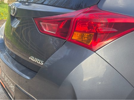 2014 Toyota Auris - thumbnail 10