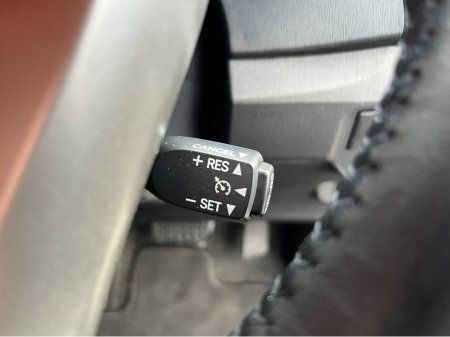 2015 Toyota Prius - thumbnail 23