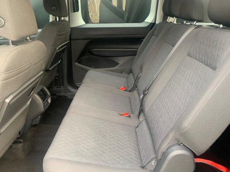 2023 Volkswagen Caddy Maxi LIFE 2.0 TDI DSG 7 SEATER // GREAT CONDITION // ONE OWNER // DOCUMENTED SERVICE HISTORY // 02/27 NCT AND €210 ROAD TAX // €38,950 thumbnail