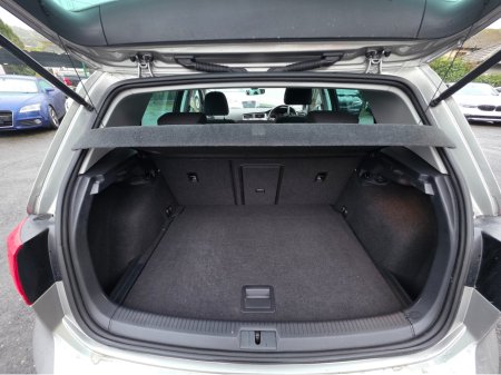 2017 Volkswagen Golf 1.2 TSI CARPLAY - ANDROID AUTO -  LANE ASSIST - PRIVACY GLASS  - REV CAMERA - LOW TAX BAND €15,950 thumbnail