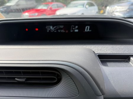 2019 Toyota Aqua - thumbnail 9