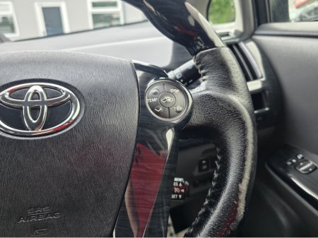 2014 Toyota Prius Alpha (7 Seater) - SELF CHARGING HYBRID -ALLOYS - REVERSE CAMERA - SIMI DEALER - LOW ROAD TAX BAND €14,450 thumbnail