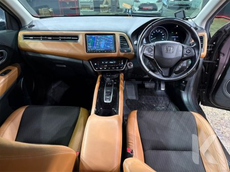 2019 Honda Vezel 1.5 HYBRID SUV - BROWN LEATHER INTERIOR - FACTORY ALLOYS - PADDLE SHIFT - CRUISE CONTROL - REAR CAMERA €20,950 thumbnail