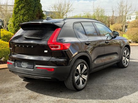 2023 Volvo XC40 - thumbnail 2