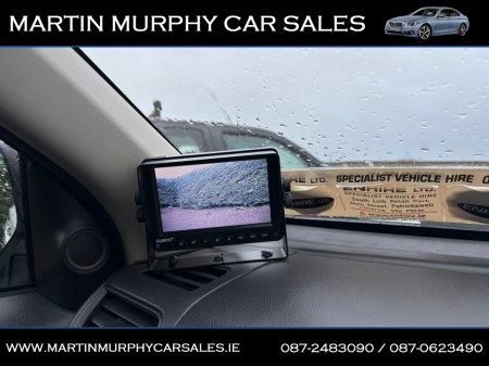 2020 Mitsubishi L200 BUSINESS 2.3 DID LOW KMS €21,097 thumbnail