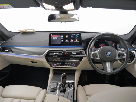 2022 BMW 5 Series - photo 4