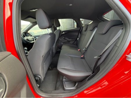 2017 Ford Focus - thumbnail 6