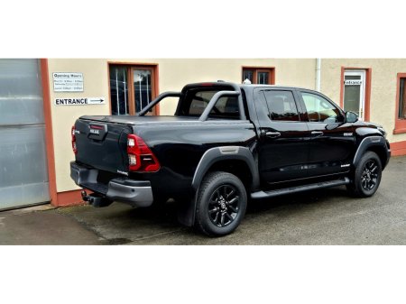 2026 Toyota Hilux - view 4