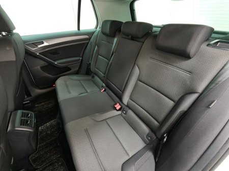 2019 Volkswagen Golf 2.0 TDI Automatic €22,995 thumbnail