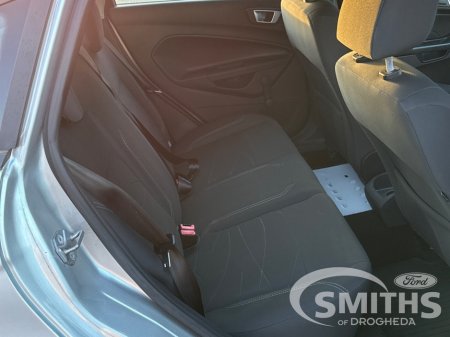 2015 Ford Fiesta - thumbnail 7