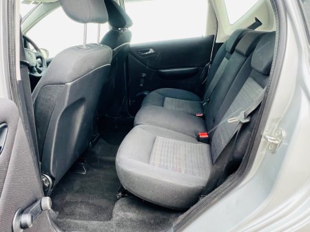 2010 Mercedes-Benz A Class - thumbnail 5