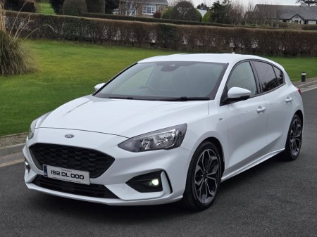 2019 Ford Focus - view 2