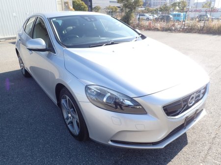 2016 Volvo V40 - thumbnail 2