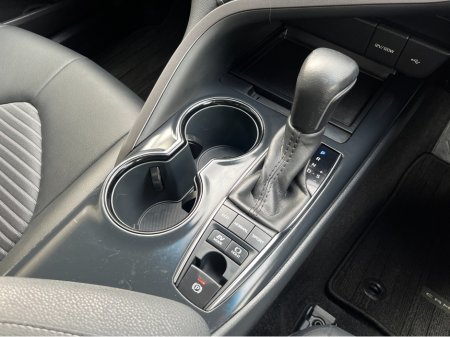 2020 Toyota Camry - thumbnail 16