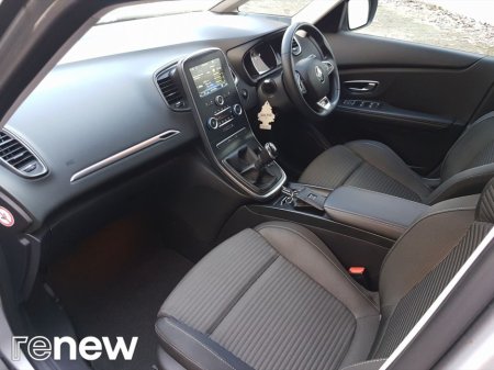 2020 Renault Grand Scenic 1.75 Blue dCi 120 EDC Iconic €21,995 thumbnail