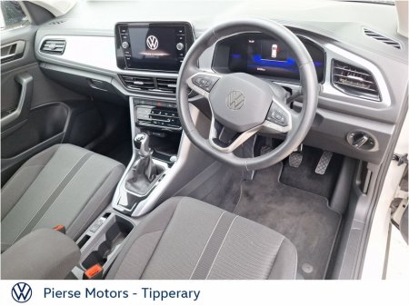 2025 Volkswagen T-Roc - thumbnail 2