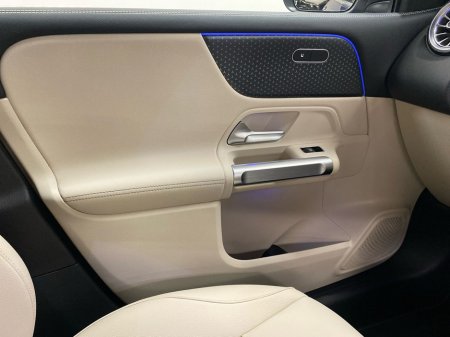 2025 Mercedes-Benz GLB - thumbnail 17