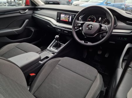 2024 Skoda Octavia 2.0 TDI 115BHP AMBITION LOW MILEAGE 2 KEYS €28,900 thumbnail