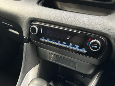 2021 Toyota Yaris HYBRID LUNA 4DR AUTO €21,950 thumbnail