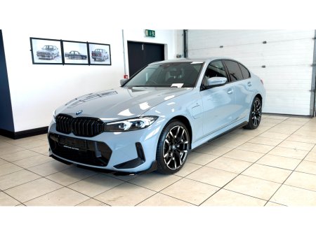 2025 BMW 3 Series - thumbnail 14