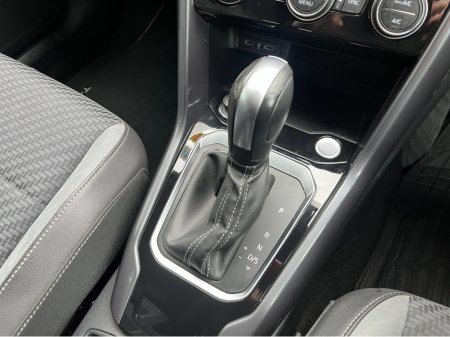 2021 Volkswagen T-Roc R-LINE AUTOMATIC 2.0 DIESEL //LOW MILES//HALF LEATHER SEATS//ADAPTIVE CRUISE CONTROL//REVERSE CAMERA//KEYLESS ENTRY// €27,950 thumbnail