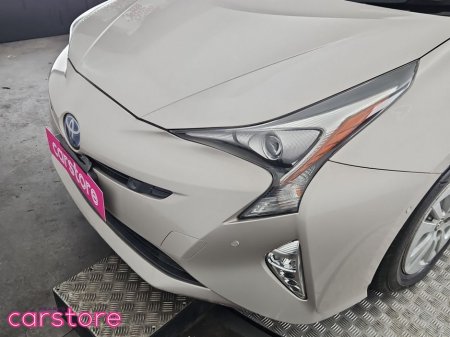 2017 Toyota Prius - thumbnail 19