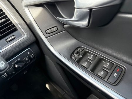 2016 Volvo XC60 - thumbnail 26