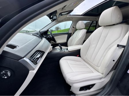 2019 BMW 5 Series 520D TOURING * PANROOF * 3D CAMERA PACK * €24,950 thumbnail