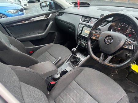 2016 Skoda Octavia COMBI STYLE 1.6TDI 90HP €11,950 thumbnail