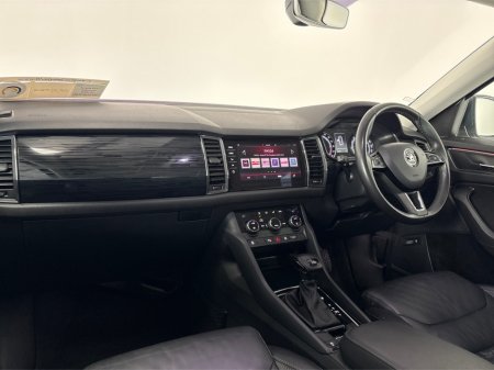 2018 Skoda Kodiaq STYLE 2.0 TDI 150HP DSG**7 SEATER**PANORAMIC SUNROOF**BLACK LEATHER INTERIOR**TOUCH SCREEN MEDIA DISPLAY**REVERSE CAMERA**PARKING SENSORS**DUAL CLIMATE CONTROL**APPLE CARPLAY** €23,995 thumbnail