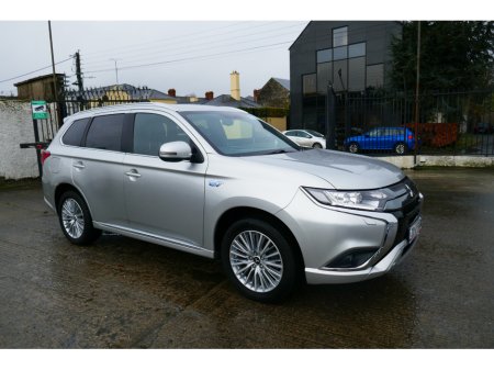 2020 Mitsubishi Outlander 2.4 DYNAMICS PHEV 221 €23,500 thumbnail
