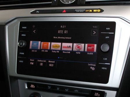 2019 Volkswagen Passat - thumbnail 16