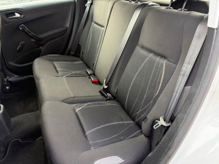 2013 Peugeot 208 - thumbnail 10